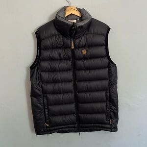 FJALL raven men’s black size XL puffer vest